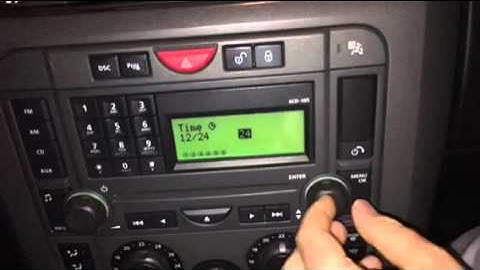Set clock time in Land Rover Discovery 3