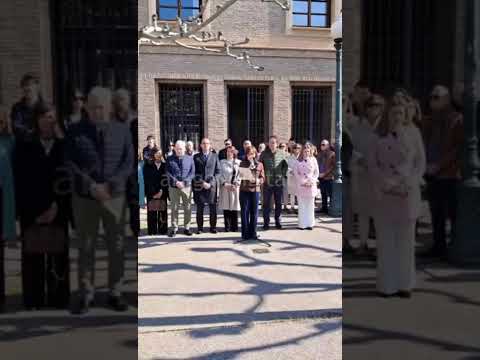 Video Banderas a media asta y minutos de silencio