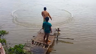 Net Fishing At The Provinces - Cambodian Cast Net Fishing In River - Cambodia Traditional Fishing