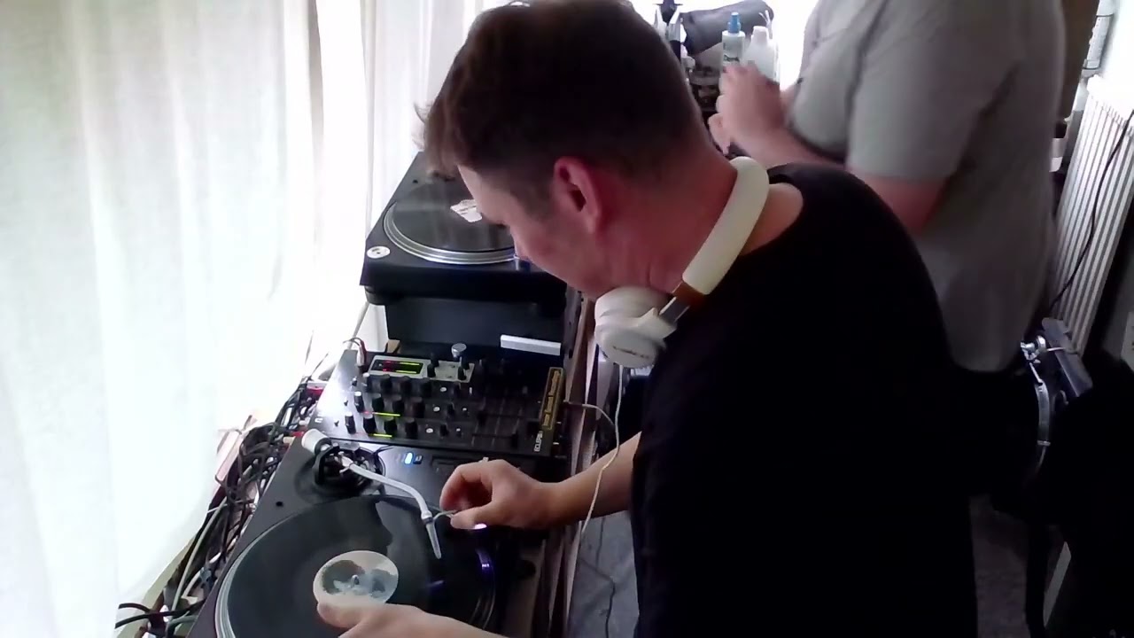 EstimuloShow w/ m50 (Kimochi) & PJOTR (Hamsa Intenational)