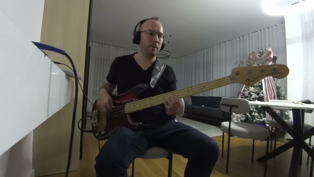 10cc - The Things We Do For Love (Bass Cover)