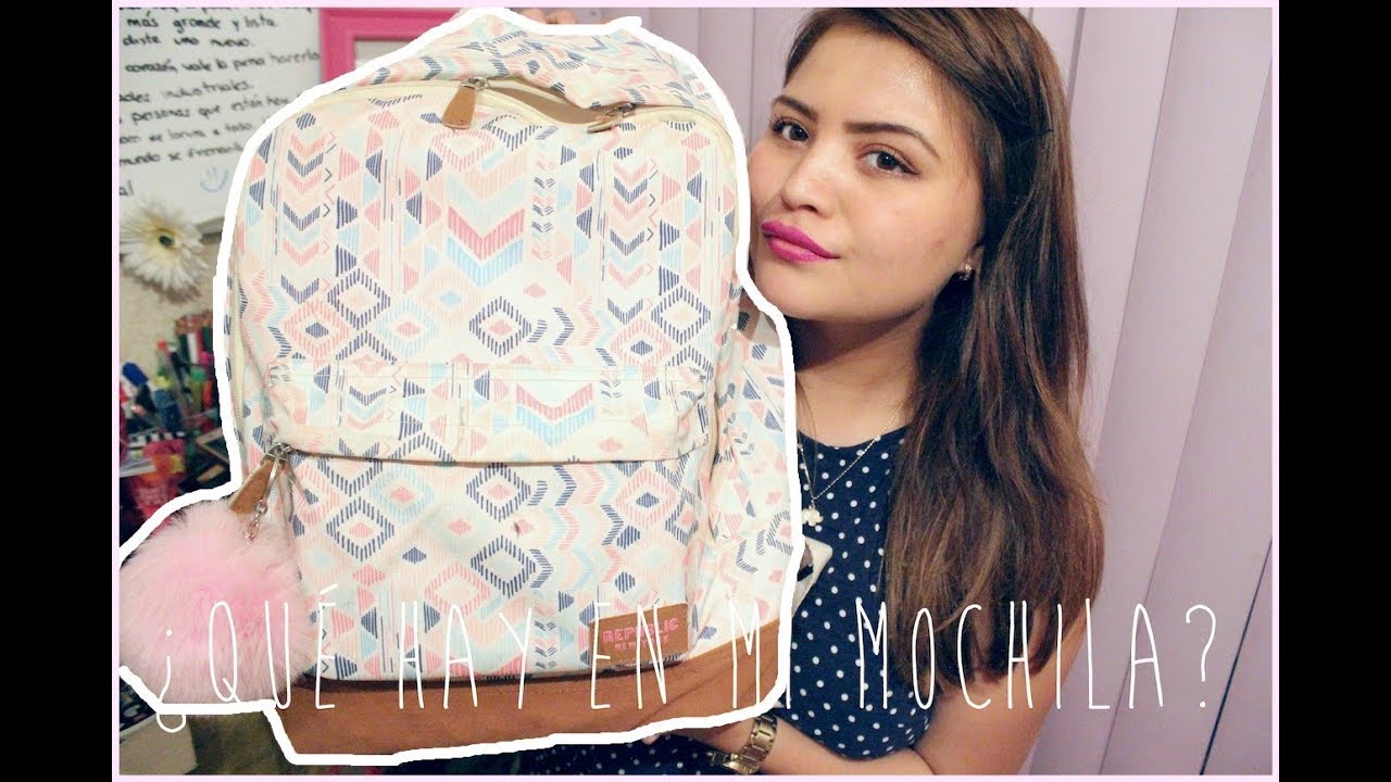 ¿QUÉ HAY EN MI MOCHILA? 2017 | Zuuri ♡