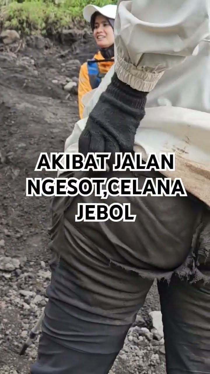Jalan ngesot Celana Jebol