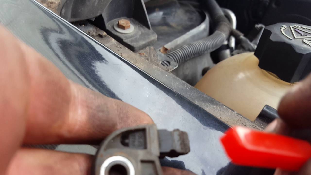 Brain Bee b-Touch ST-9000 on Peugeot 307 ABS fault - YouTube