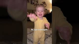 'Stand close, smile, no frown!' – Toddler impersonating Mommy taking family photos 😂📸
