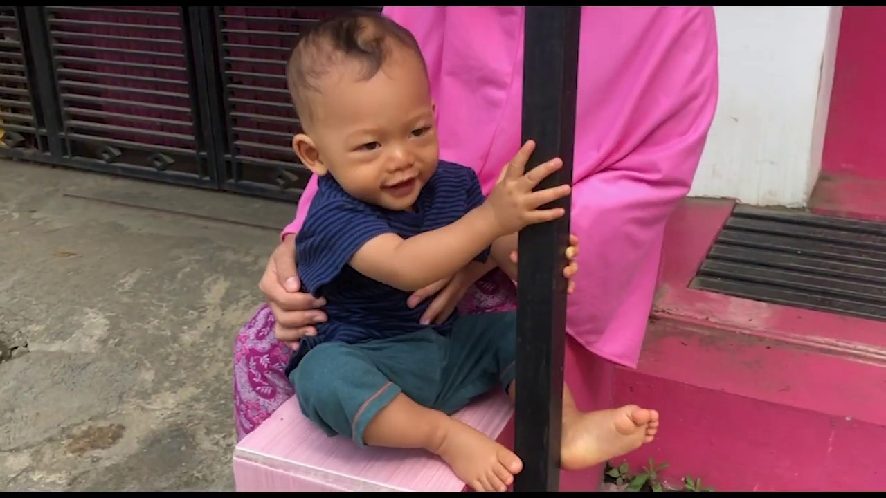 Usamah Said Hibillah_main depan rumah 