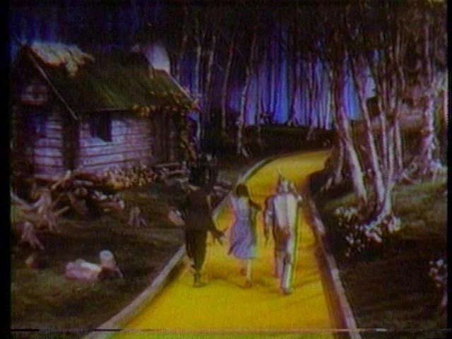 The Wizard Of Oz Hanging Munchkin Wiki Wizard Of Oz Background Hanging