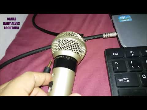 Vídeo: Como Conectar Um Microfone Para Karaokê