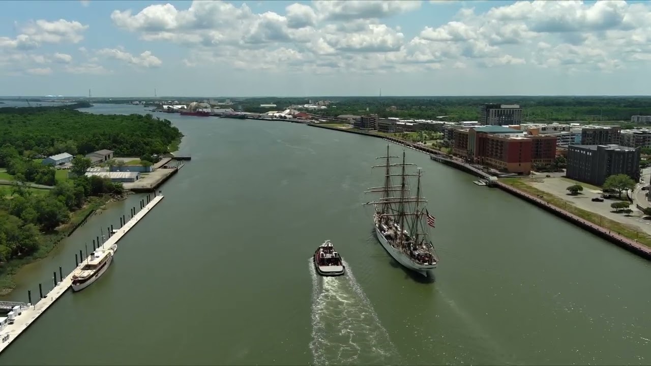 ⁣USCG Tall Ship Eagle Leaving Savannah, May 2026