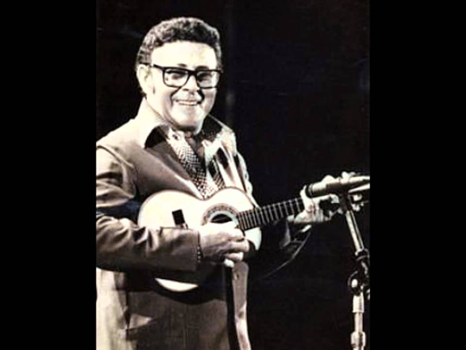 Guarda Waldir Azevedo - Cinco Malucos su YouTube Guarda Waldir Azevedo - Cinco Malucos su YouTube