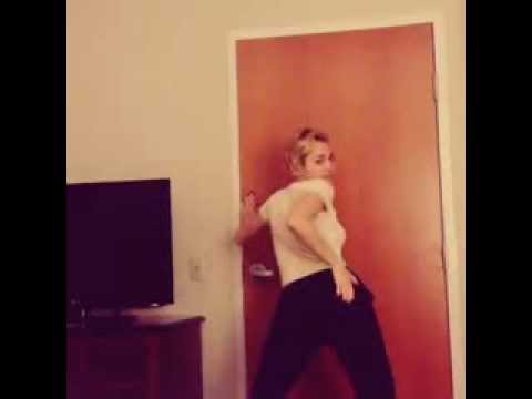 girlfriends world door twerking