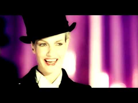 Karen Mulder - I am what I am (2002) (Clip officiel)