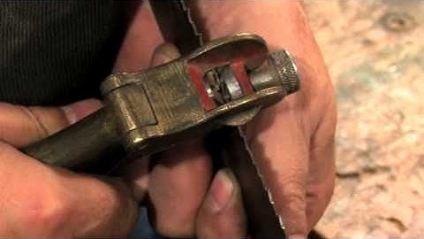 Andy King 3: Using a saw set