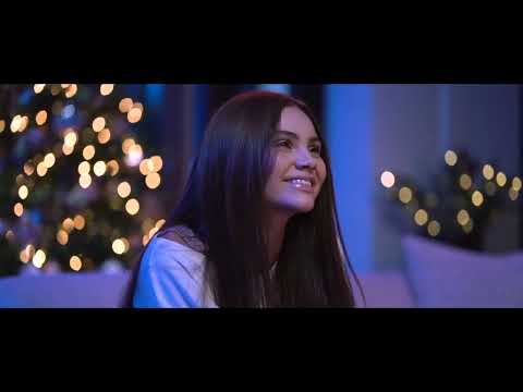 ELENA SOFIA - Quédate Conmigo Esta Navidad (Video Oficial)