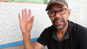 O que cola isopor no papelão?