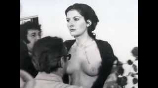 Art Marina Abramović Rhythm 0 - YouTube