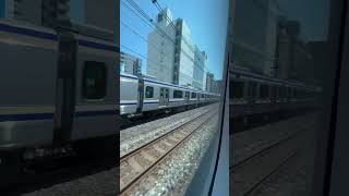 総武線E231で総武快速E235と並走