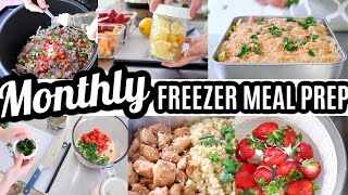 EASY MONTHLY FREEZER MEAL PREP RECIPES COOK WITH ME LARGE FAMILY MEALS WHATS FOR DINNER
Thanks Allform for sponsoring! Click here https://www.allform.com/adaline for 20% off the sofa of your choice! We chose the 4-seat Sofa With Chaise In Light Grey.
MY VLOG CHANNEL: https://www.youtube.com/channel/UCTRiw9rmGOqeY92inzqT1OQ?
MY HOME CHANNEL: https://www.youtube.com/channel/UC1HncqHQHiqCeZep9ndHZTw/
My COOKING CHANNEL: https://www.youtube.com/channel/UCoMROaUMHtx5cAOLKehOBDw
|RECIPES|:
Caesar Spaghetti Squash Casserole:
-1 large spaghetti squash cooked and pulled from skin
-1 14oz can diced fire roasted tomatoes or regular diced tomatoes (drained)
-2 cups diced chicken
-1/4c. fresh parsley
-3/4 cup caesar dressing of your choice
-4TBL melted butter
-2 garlic cloves minced
-salt to taste
-1 cup shredded parmesan divided (half for topping)
Instructions:
-Combine all ingredients in a large bowl. Grease a baking pan and put spaghetti squash mixture into pan. Top with leftover Parmesan cheese. Bake at 350°F until heated through.
Tuna Casserole:
-6 yellow summer squash spiraled (or sliced thin length wise)
-1 small onion diced small
-1 bell pepper diced small
-3 garlic cloves minced
-1 cup chicken broth
-1.5 cup heavy cream or coconut cream (for DF option)
-2 cup parmesan shredded and divided into 1.5 cups & 1/2 cups
-3 5oz cans of tuna drained
-2/3 cups crushed pork rinds or bread crumbs
Instructions:
-Sautéed Summer squash in a tablespoon of oil until slightly soft. Remove squash from pan and add onions and peppers. Once peppers and onions have softened add chicken broth then slowly add in cream. Once combined sprinkle in one and a half cups of parmesan cheese until melted. Lastly add in tuna. At this point add salt if needed. If using pork rinds as the topping, place pork rinds into food processor and add a half cup of Parmesan cheese and a drizzle of oil. Chop until combined. To assemble please spiralized squash in the bottom of a baking pan, next add tuna sauce then add pork rind topping. Garnish with chopped parsley if desired.
Cottage Pie:
-Mashed Cauliflower (1-2 heads depending on the size)
-1/2 c diced onion
-1/2 c diced carrot
-1/2 c diced bell pepper
-1-2lbs ground beef
-salt & pepper
-1 c beef broth
-worcestershire sauce (to taste)
-2 tbl tomato paste
-1/2 tbl Italian seasoning
Instructions:
-Make mashed cauliflower as desired. In a frying pan with a tablespoon of oil sauté onion, carrots and bell pepper. Once vegetables are tender, pushed to one side of the pan and add ground beef. Browned the beef and combine with vegetables. Sprinkle with salt and pepper and Italian seasoning. Next add in beef broth and tomato paste stirring well. Allow to simmer and cook down about half of the beef broth. Place beef mixture in the bottom of a baking dish. Layer mashed cauliflower on top and garnish with chopped parsley if desired. Heat oven to 350°F and bake until mashed cauliflower is slightly browned.
Zoodle Soup:
-1 small onion
-1/2 c diced carrots
-5 c chicken broth
-1 c diced chicken
-1 bay leaf
-1 14oz can coconut cream (or use half & half)
-salt & pepper
-1/2 c green peas
-2 zucchini spiralized
Instructions:
-In the bottom of a stock pot or Dutch oven sauté onions and carrots until soft. Add all other ingredients, except peas and zucchini. Simmer for 20 minutes then add peas and zucchini.
Sesame Chicken: https://pin.it/5hSGmXw
Pot Sticker Bowls: https://pin.it/6x7p3YX
MY AMAZON PAGE/SHOP (if you cant find the link below, then you may be able to find what your looking for here): https://www.amazon.com/shop/adalinezook
|SHOP MY KITCHEN|
Baking Pans With Lids: https://amzn.to/3wM1ZPb
10 qt pressure cooker: https://amzn.to/3NxrQ2Q
Salad Spinner: https://amzn.to/3GhdQI8
White Jar Lids: https://amzn.to/3LOy793
INSTAGRAM: https://www.instagram.com/adalinezook/
FACEBOOK PAGE: https://www.facebook.com/adalinezookyoutube
Blog: https://adalinenzook.wixsite.com/adalinezook
📧 Email For Business Inquiries Only: adalineskitchen@gmail.com
Write Me:
Adaline Zook
P.O. Box 258
Shamokin Dam Pa 17878
→M U S I C←
http://www.epidemicsound.com
http://www.soundstripe.com
**Some of the links here may be referral links. I will always let you know if a video is sponsored. All opinions are my own! EASY MONTHLY FREEZER MEAL PREP RECIPES COOK WITH ME LARGE FAMILY MEALS WHATS FOR DINNER