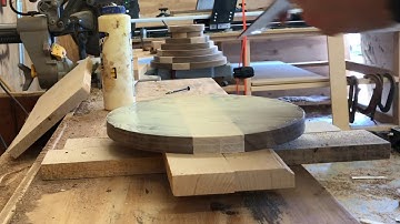 Turning a walnut and maple segmented bowl