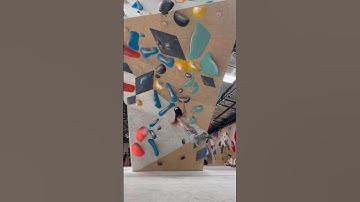 🖤B5 (V3-V4) one arm catch for the win for this one #climbing #rungne #explorepage #rockclimbing