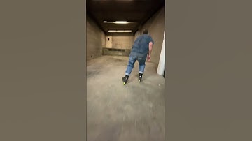 Rollerblading a loud loading dock #inlineskating #urbanskating #rollerskating #skatingvideos