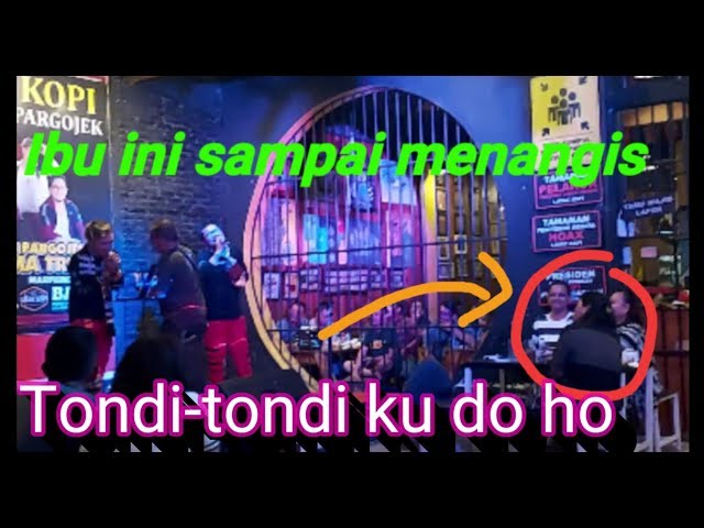 SUKSES MEMBUAT PENONTON MENANGIS!!! | Tioma Trio  membawakan Lagu Tondi-Tondi ku class=