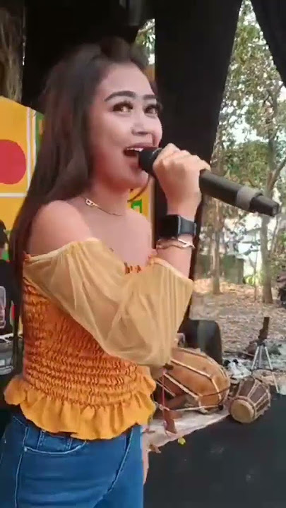 penyanyi dangdut Bekasi yang lagi hits INNES
