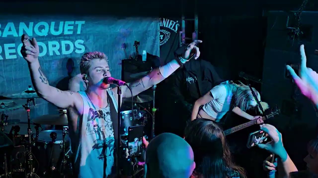 WARGASM (UK) 'Backyard Bastards' Live @ The Fighting Cocks, Old London Road, Kingston 24/10/23 auf YouTube ansehen WARGASM (UK) 'Backyard Bastards' Live @ The Fighting Cocks, Old London Road, Kingston 24/10/23 auf YouTube ansehen
