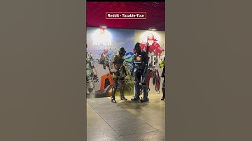 Pathfinder is making New Friends 👽 Apex Legends #shorts