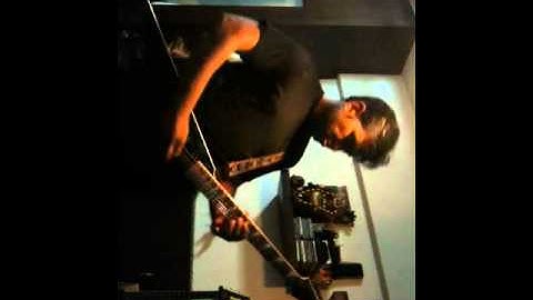 New loop thingy with gt8 whacking solo over pentatonic and