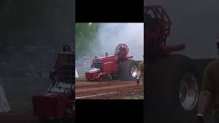 Agitated Binder Gone Wild Tractor Pull #tractor #tractorpullfails #diesel