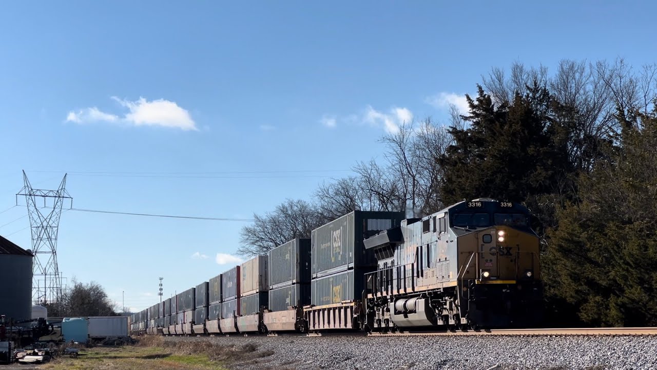 CSX ET44AH 3316 Leads Intermodal I142-12 on 1/13/24 - YouTube