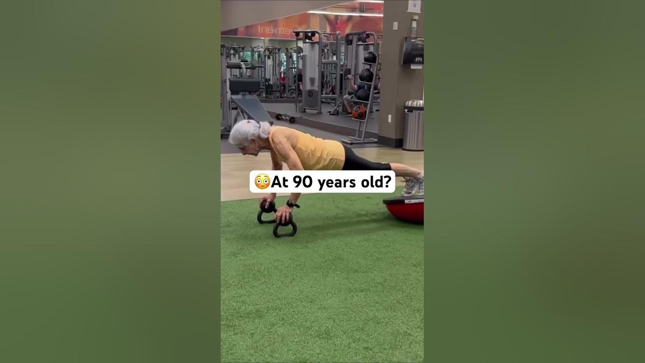 90 year old woman exercises 👵🏼💪🏾🙏🏾 #shorts #exercise #workout