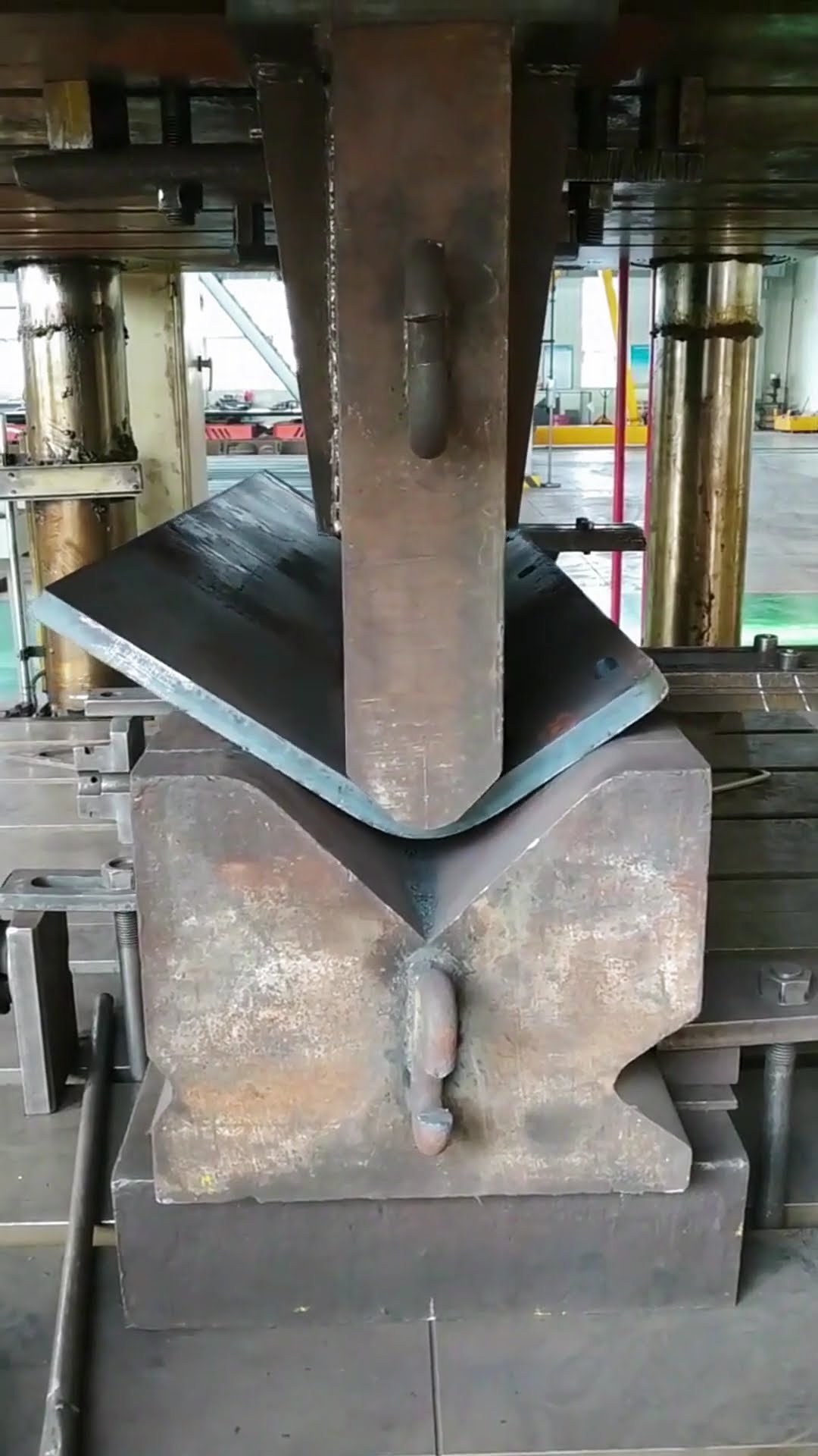 The bending process of the bending knife- Good tools and machinery make work easy