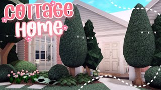 AESTHETIC COZY COTTAGE! 💗   SPEEDBUILD | Bloxburg Builds | Roblox