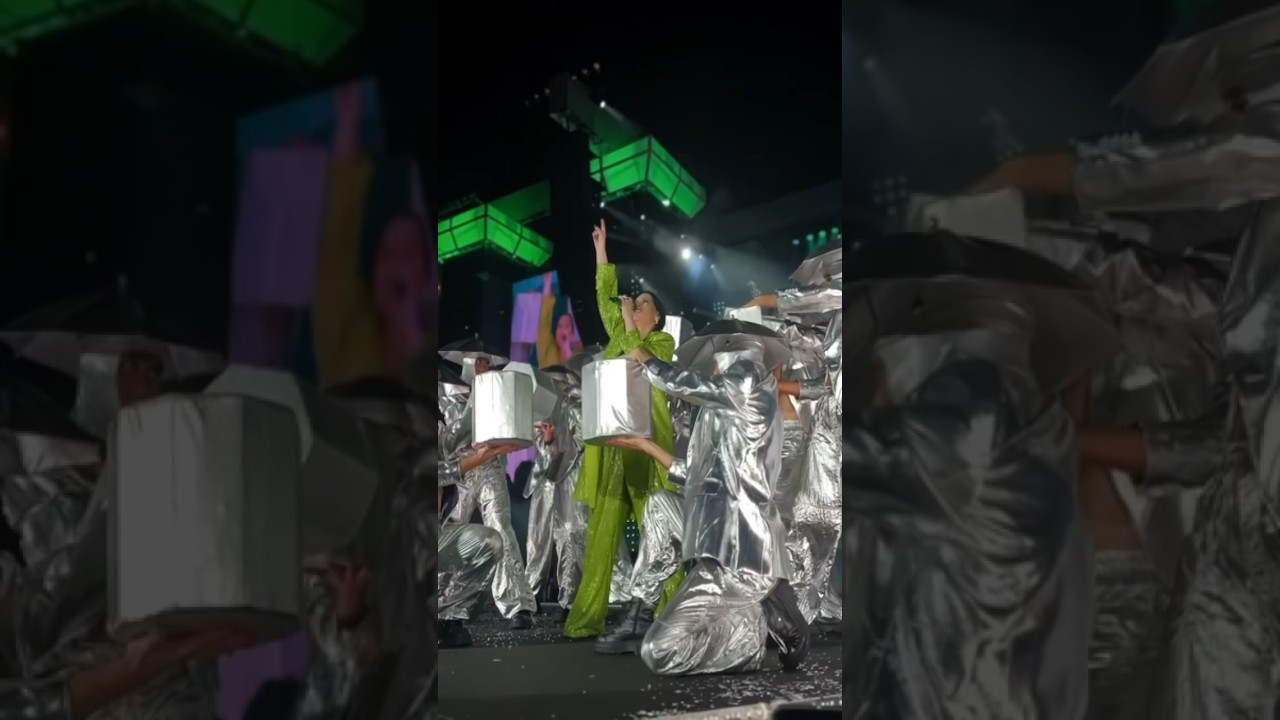 Un mese de #IlPrimoPassoSullaLuna. ? #LauraPausini #shorts