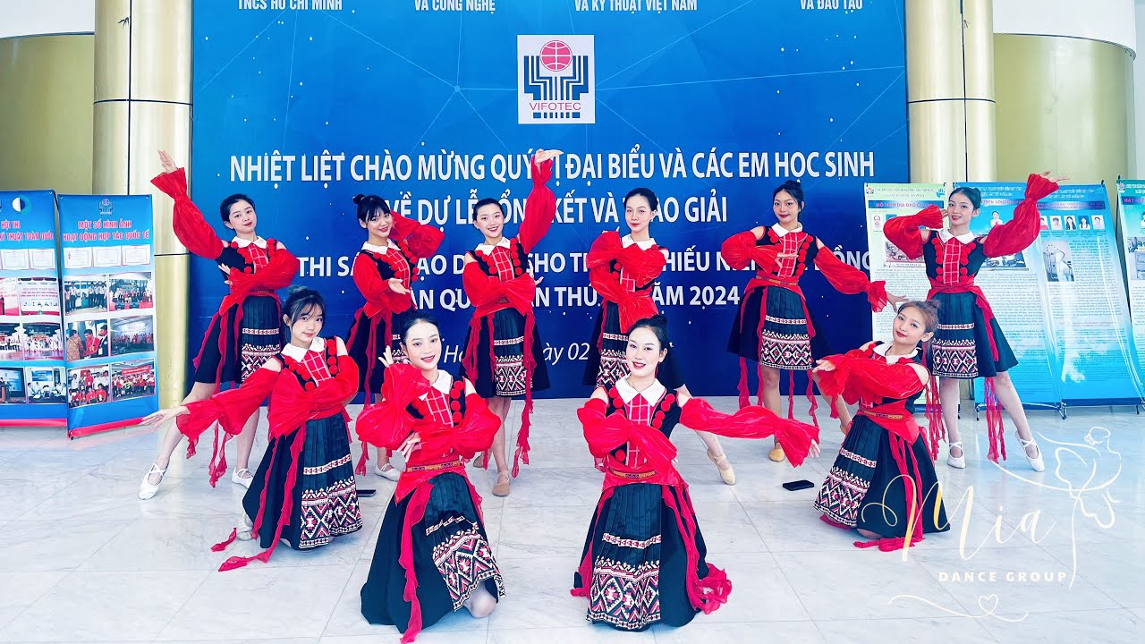 Mia Dance Group | Backup Đi Giữa Trời Rực Rỡ
