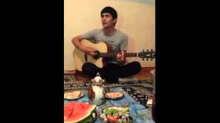 Turkmen gitara Eziz Gurbangeldiyew