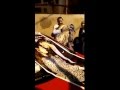 عريس يفاجئ عروسه 