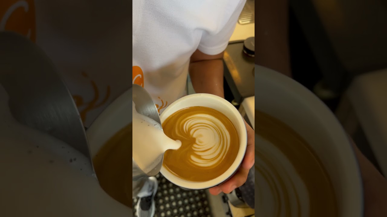 Tulip #barista #latteart #baristacoffee