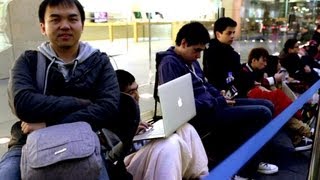 CNET News - Why, oh, why wait in line for a new iPhone?
