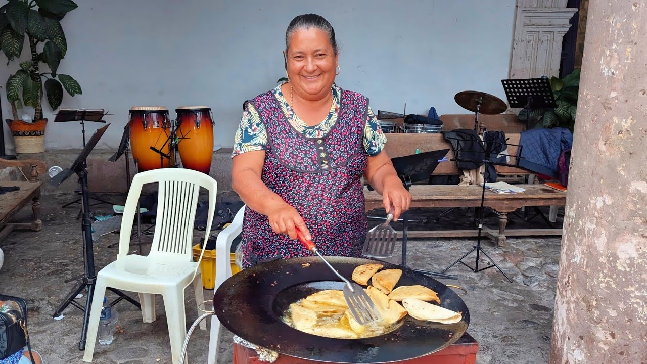 TACOS DORADOS , BUÑUELOS , QUESADILLAS en CHARO Michoacán | Fiesta del Señor de la Lámpara 