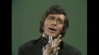 Video thumbnail of "Engelbert Humperdinck - Lonely Table Just For One"