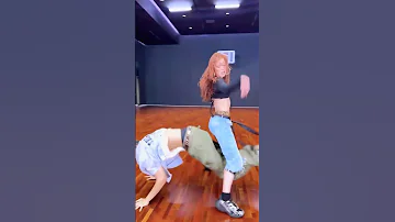 تحديث جيهوب عبر حساب التيك توك رقصه على اغنية Kill Me Girl حبيت جيهوبي Jhope 
