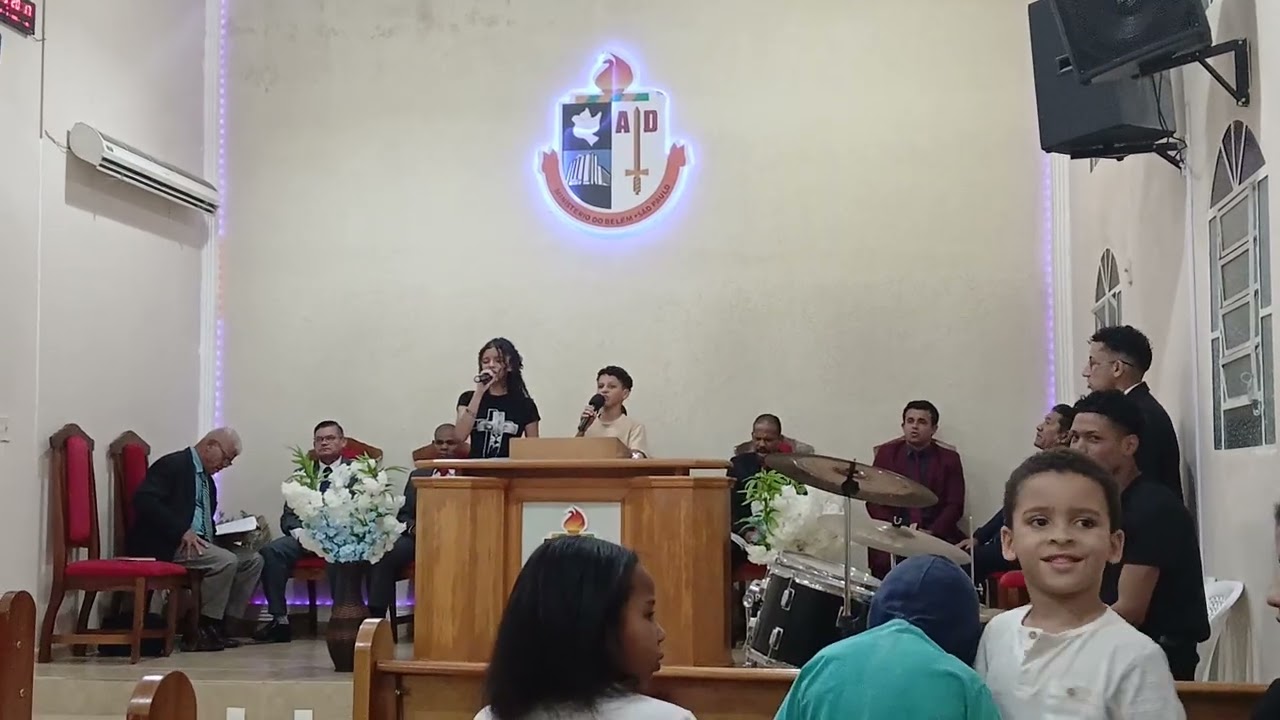 Medley (vem me buscar, que ruja o leão, e sete Trombetas)