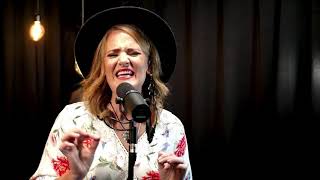 Miniatura del video "I Remember Everything  -  John Prine (Elles Bailey Cover)"