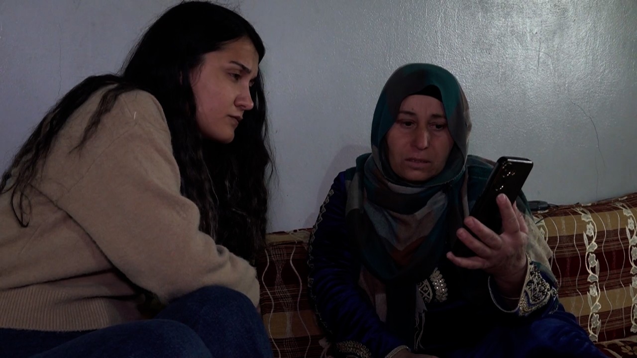 Malbatên dîlgirtiya banga vegera zarokên xwe dikin