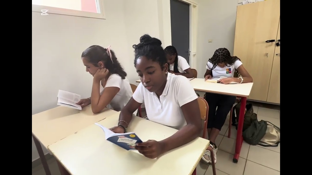 Silence On Lit! - Lycée Français Blaise Pascal, Abidjan
