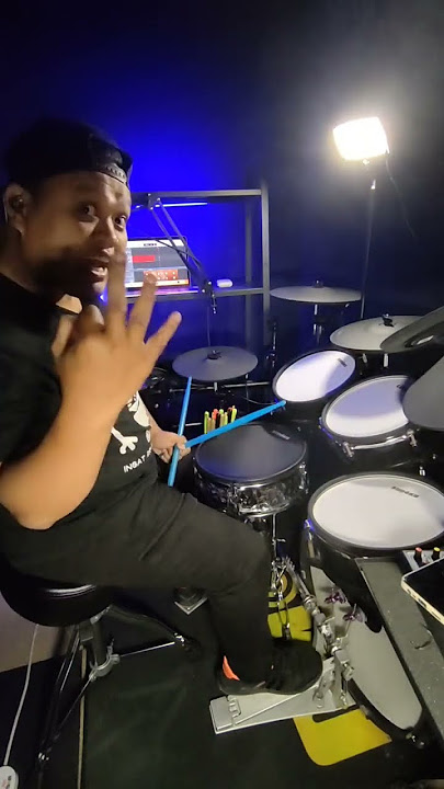 Lagu-Carry OnSong by-Avenged Sevenfold Drummer-Arin llejay.                     Drum- Sudoku Lexus