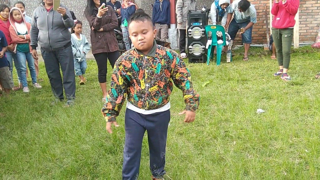 Keren! Anak Kecil ini Menirukan Gaya Rapper || Break Dance || Hip - hop ...